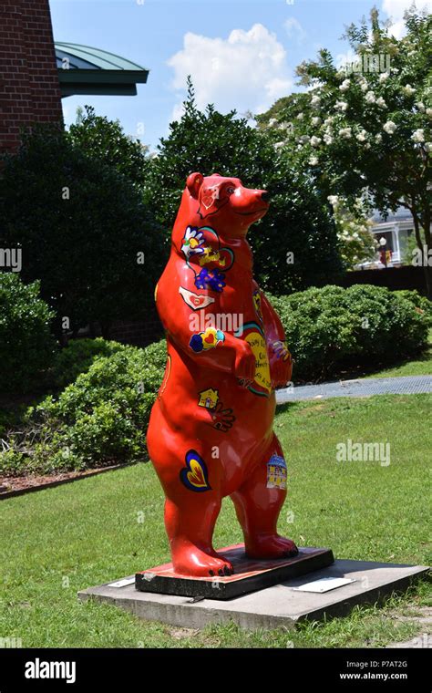 Bear mascot hi-res stock photography and images - Alamy