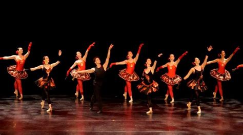 Le tango des Roses lors des Regards Chorégraphiques 2024 école Révérence