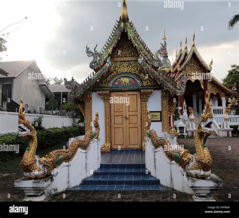 Photographs of thai king maha vajiralongkorn bodindradebayavarangkun hi-res stock photography ...