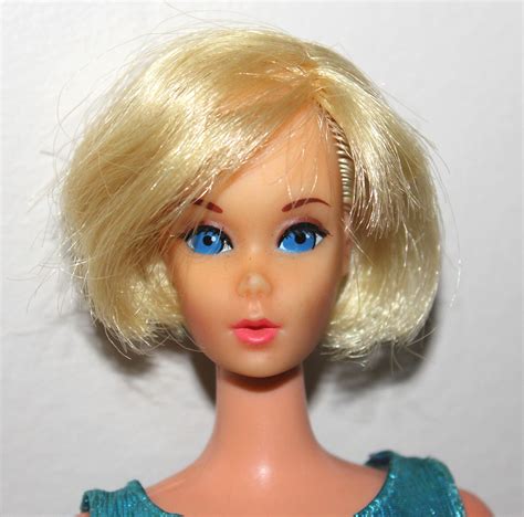 1968 4043 Hair Fair Barbie 1967 4042 Brunetteblonde Chin Length