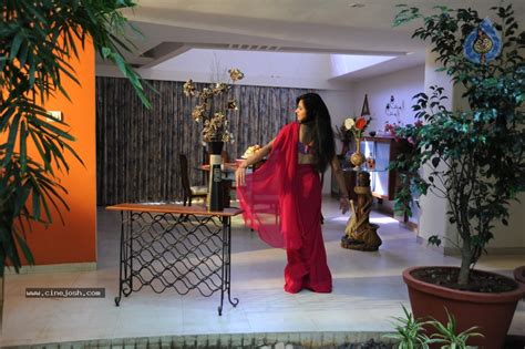 Reetu Kaur Hot Photos Photo 22 Of 58