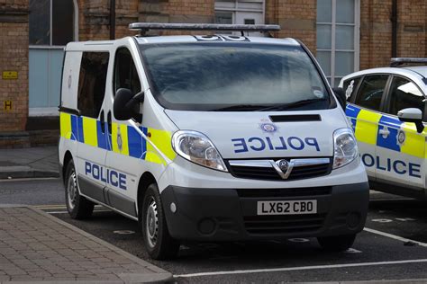 Lx Cbo British Transport Police Vauxhall Vivaro Cell Van Flickr