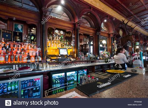 The Stag's Head Pub Dublin Stock Photos & The Stag's Head Pub Dublin ...