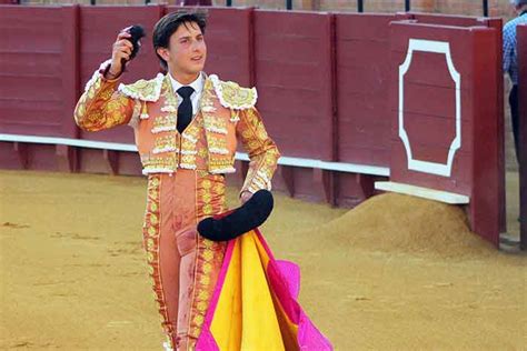 La Tertulia Taurina El Porvenir Premia A Roca Rey Sevilla Taurina