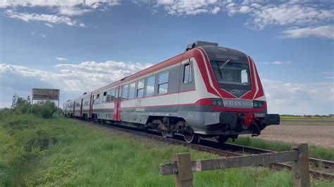 Călători abandonaţi cu orele pe câmp după ce o locomotivă s a defectat