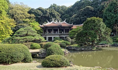 shinjuku gyoen national garden travelbox global trip activity planner