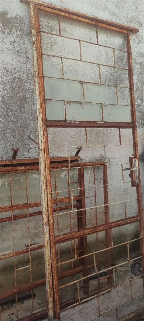 Ferro Velho De Portas E Janelas Usadas - "porta de ferro antiga" - Portas e Janelas no Brasil