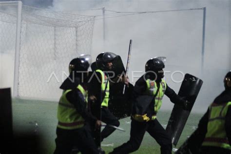 Kerusuhan Di Stadion Kanjuruhan Antara Foto