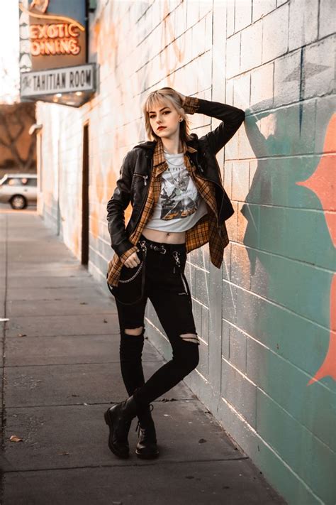 Wall Posing Photography Alt Edgy Grunge City Edgy Photography Grunge