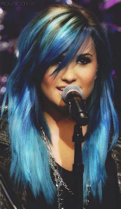 Demi Lovato blue hair | Demi lovato hair, Demi lovato blue hair, Medium ...