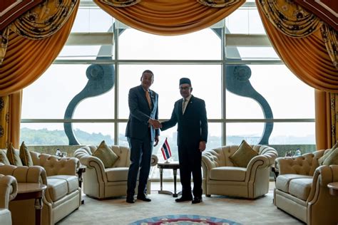 PHOTO GALLERY PM ANWAR THAI COUNTERPART MEET TO STRENGTHEN TIES