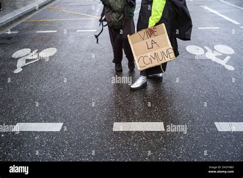 Vive la commune flag hi-res stock photography and images - Alamy