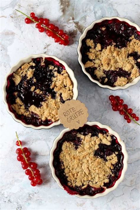 Rote Grütze Crumble mit Tonkabohne Bäckerina