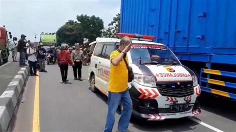 Identitas Pemotor Tewas Tabrak Truk Di Jalur Pantura Subang M Yasin