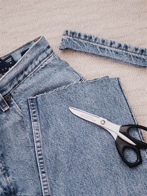 A Complete Guide To Distressing Denim The Vic Version