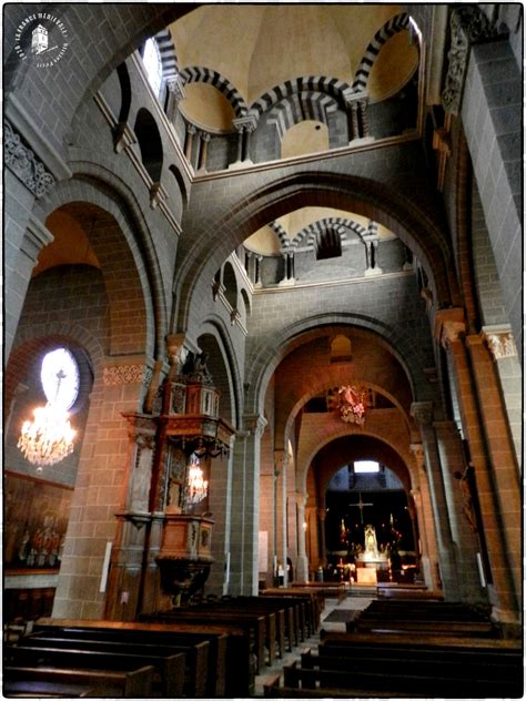 LA FRANCE MEDIEVALE LE PUY EN VELAY 43 Cathédrale Notre Dame de l