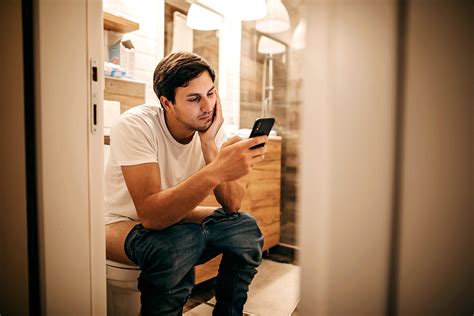 How Gross Is It To Bring Your Phone Into The Bathroom The Healthy