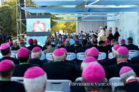 Viaggio Apostolico In Portogallo Via Crucis Con I Giovani Attivit