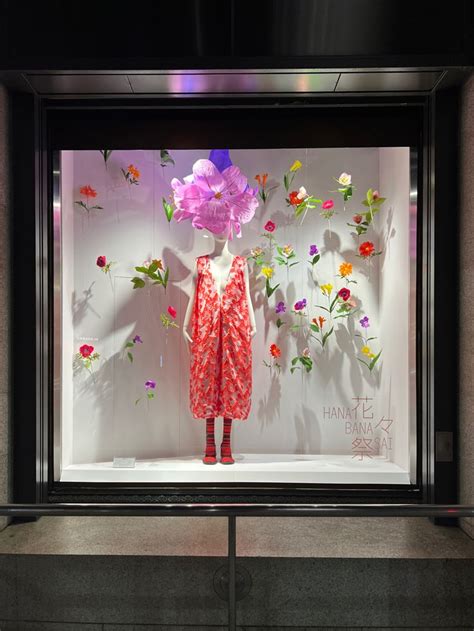 ISETAN SHINJUKU "HANABANASAI 2023" | Flowers window display