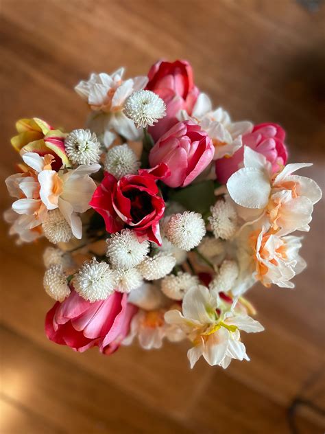 Spring Flower Subscription (First Blooms 4 bouquets) – Fields for Ellie