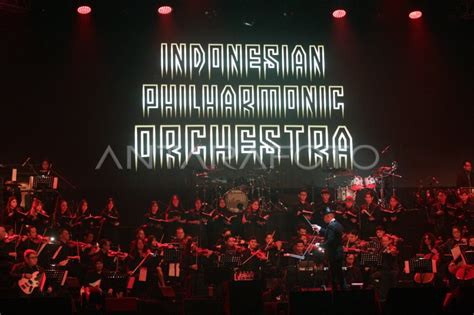 Konser Dewa 19 A Night At The Orchestra ANTARA Foto