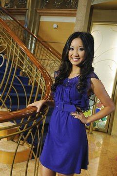 Suite Life On Deck Star Brenda Song S Day Autograph Signing