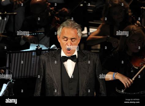 Andrea Bocelli On Stage Hi Res Stock Photography And Images Alamy