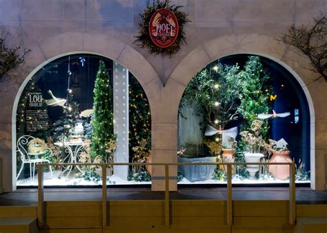 Paris Christmas Windows [PHOTOS]