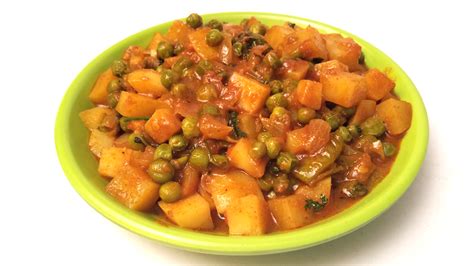 Aloo Matar Curry | Potato Peas Curry Recipe - Hyderabadi Ruchulu