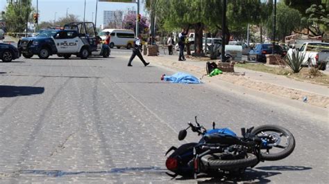 Biker Pierde La Vida Al Estrellarse Contra Un Poste A Toda Velocidad