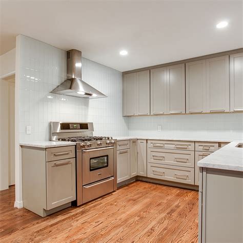 10 White Subway Tiles Backsplash