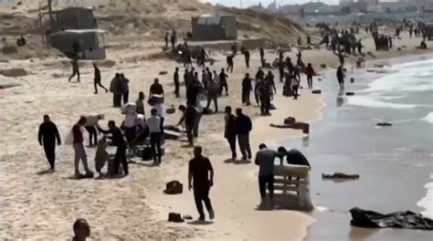 Na Faixa De Gaza Pessoas Morrem Afogadas No Mar Ao Tentar Pegar