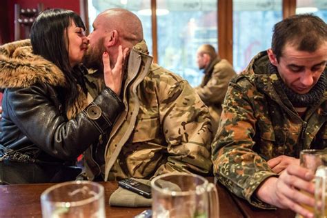 Retreating Soldiers Bring Echoes Of Wars Chaos To A Ukrainian Town The New York Times