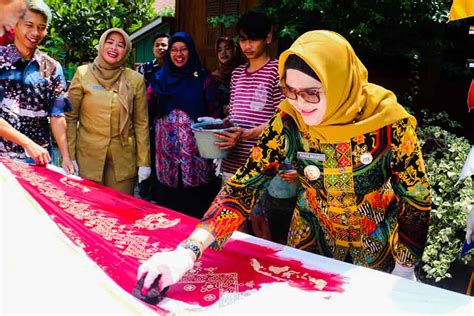 Dekranasda Kulon Progo Ciptakan Masterpiece Batik Merah Putih 78 Meter