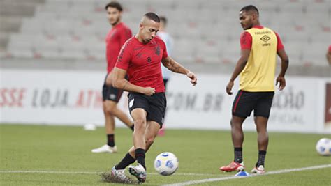 Athletico Encaminha Empréstimo De Lateral Esquerdo Ao Grêmio