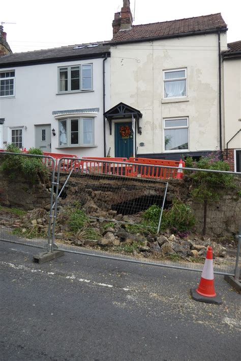 Collapsed Wall On Briggate Philip Halling Cc By Sa 2 0 Geograph