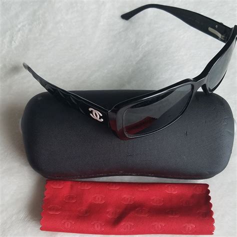 Classic Chanel Vintage Sunglasses - Black