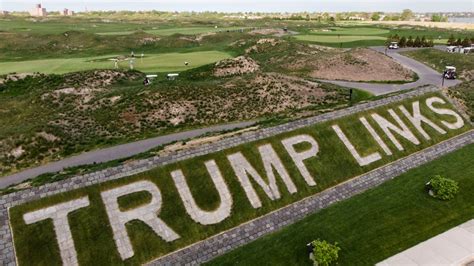 Trump Organization suing NYC over golf course in Ferry Point, Bronx - ABC7 New York