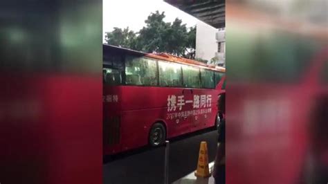 國足大巴車賽前被追尾 每日頭條