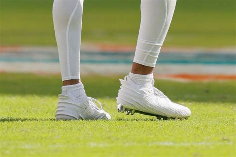 What Pros Wear: Justin Jefferson's Under Armour Prototype Cleats - What ...