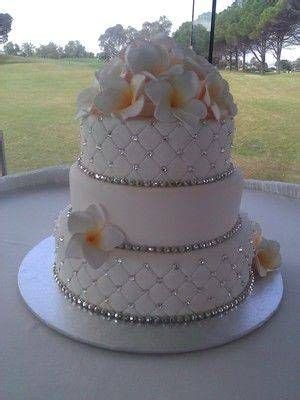 Glamorous Wedding Ideas Weddingmix Wedding Cakes With Flowers