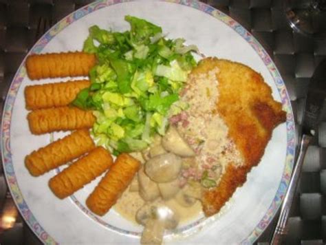 Schnitzel Mit Champignon Rahmso E Und Kroketten Rezept Kochbar De