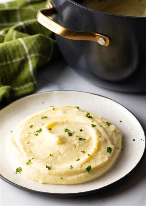 Pomme Puree (French Mashed Potatoes) - A Spicy Perspective