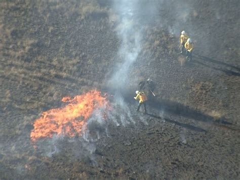 G1 Bombeiros e brigadistas combatem queimada na Serra do Rola Moça