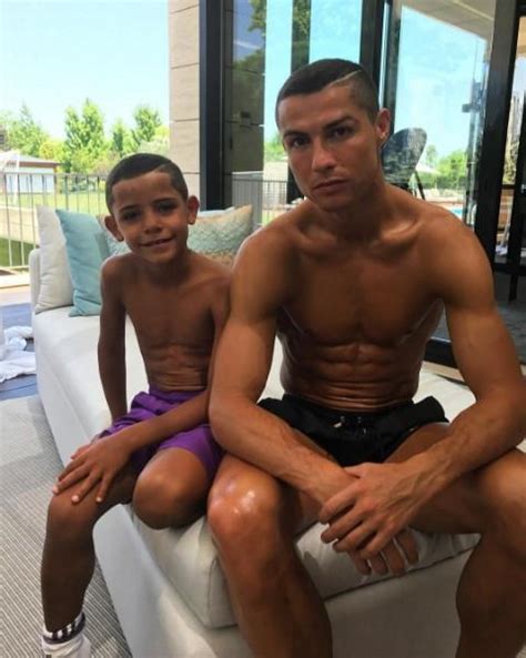 Cristiano Ronaldo Vibra Mais Um Golo Do Filho