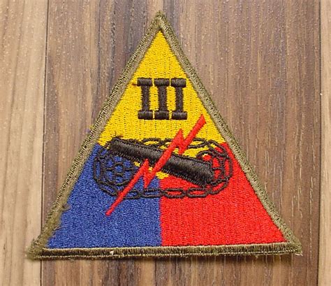 SOLD - WWII US ARMY 3RD III ARMORED CORPS SHOULDER PATCH, Item #1353