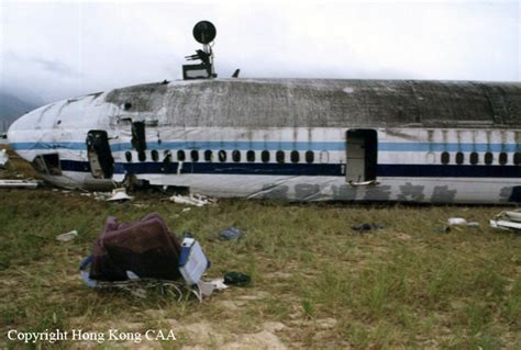 Crash of a McDonnell Douglas MD-11 in Hong Kong: 3 killed | Bureau of ...