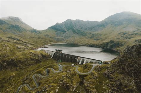 Scenic View of Mountains · Free Stock Photo