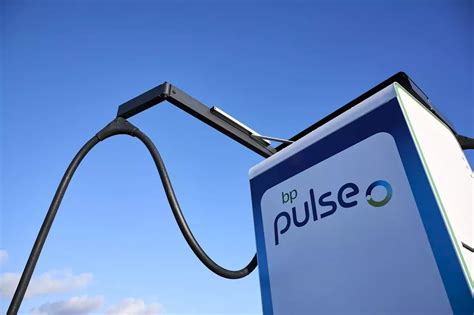 New Bp Pulse Ultra Fast Electric Vehicle Charging Hub Opens In Hull To Delight Of City Mp