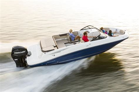 Bayliner VR6 review: best bowrider? - boats.com